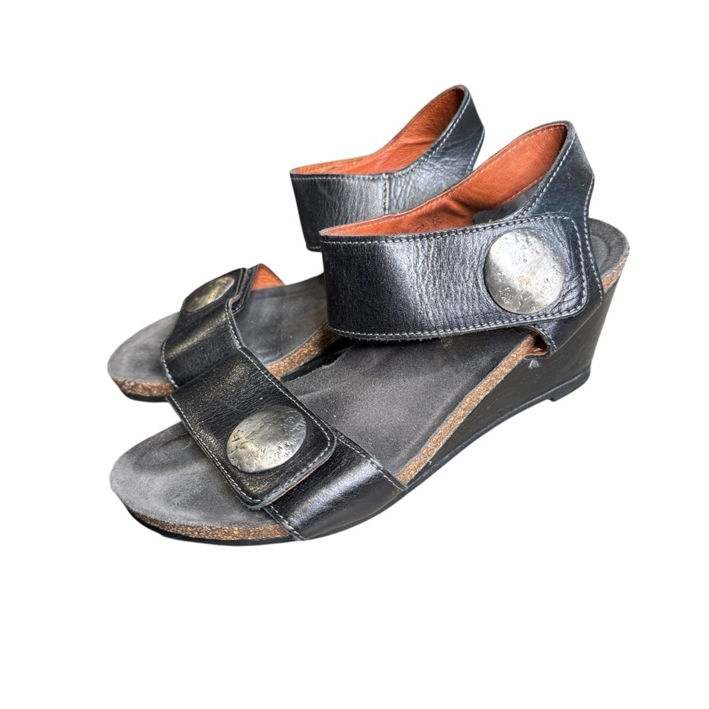 Taos CAROUSEL 2 Black Leather Wedge Sandals Sz 37 /US 6 6.5
